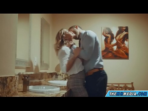 ❤️ Gava ku blondeyek busty we di nav hewşek gelemperî de dixapîne ❤ Derb li me ku.kassavrn.ru ️❤